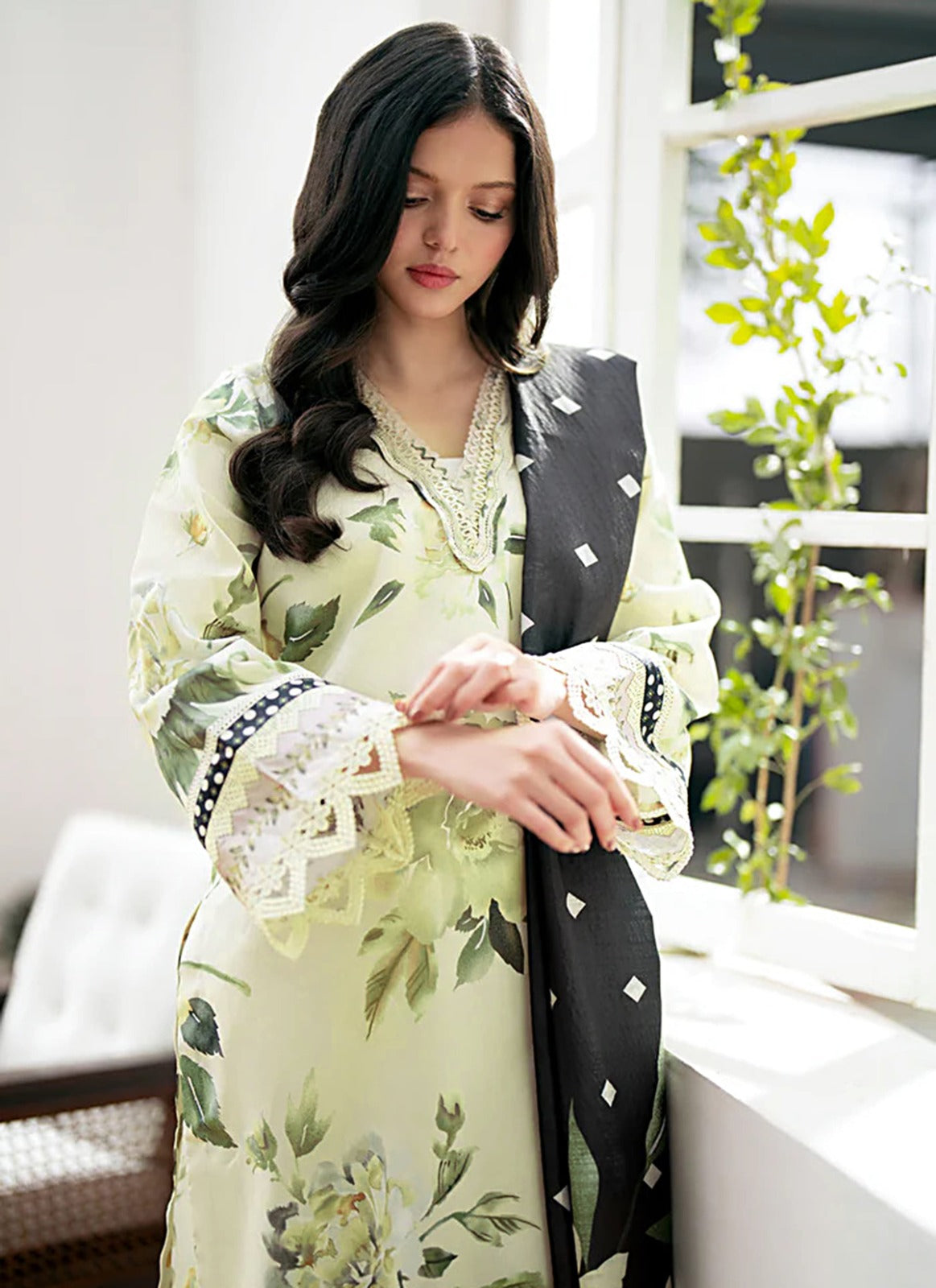 BAROQUE Linen Allover 3 Piece