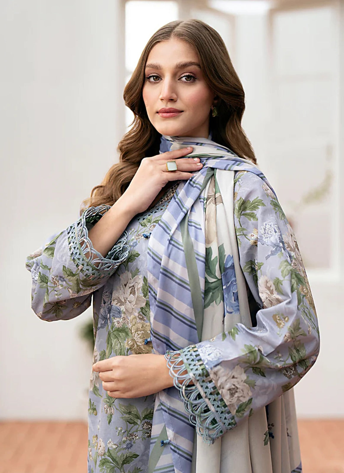 Baroque Linen Allover 3 Piece