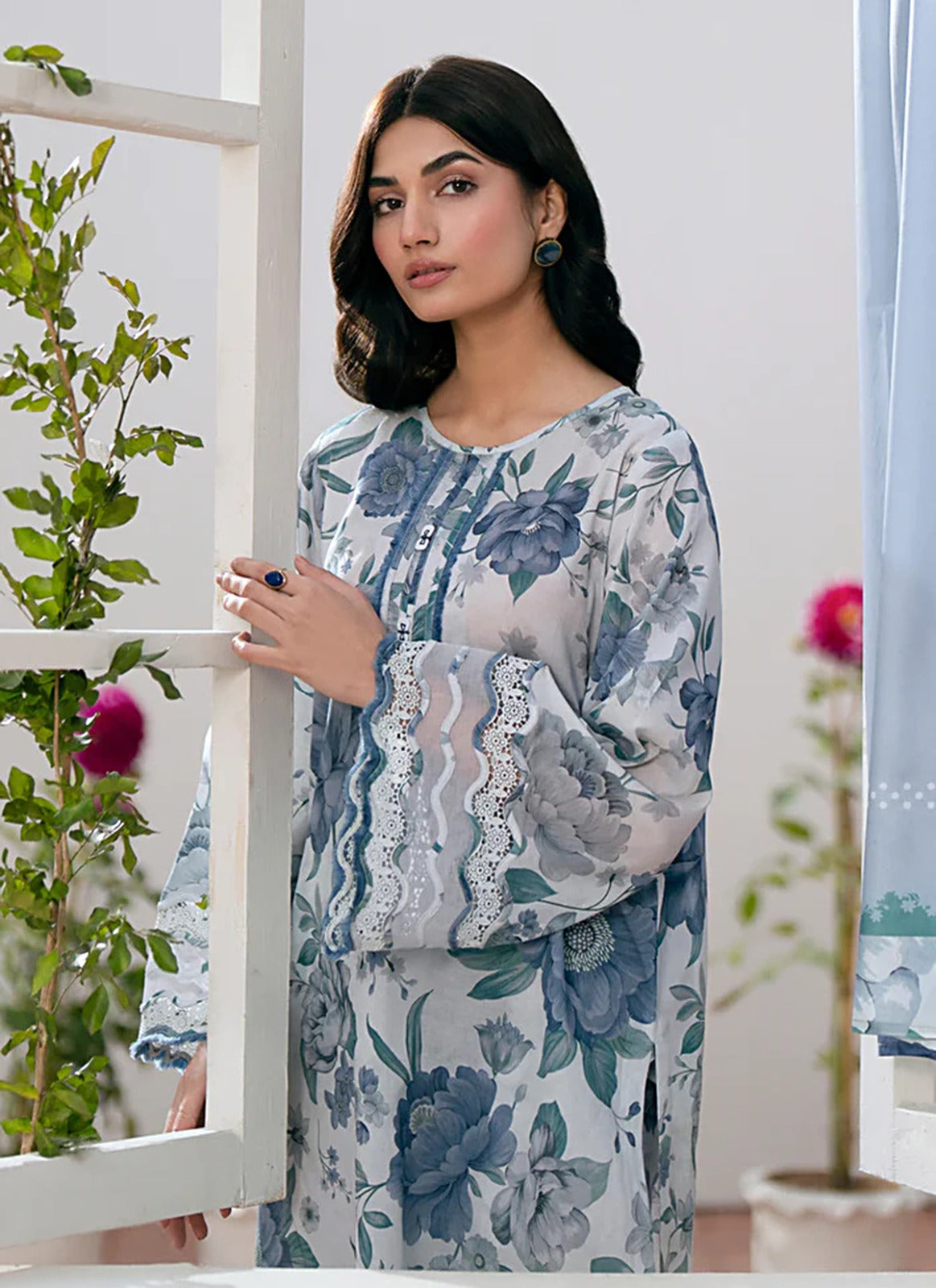 Baroque Linen Allover 3 Piece