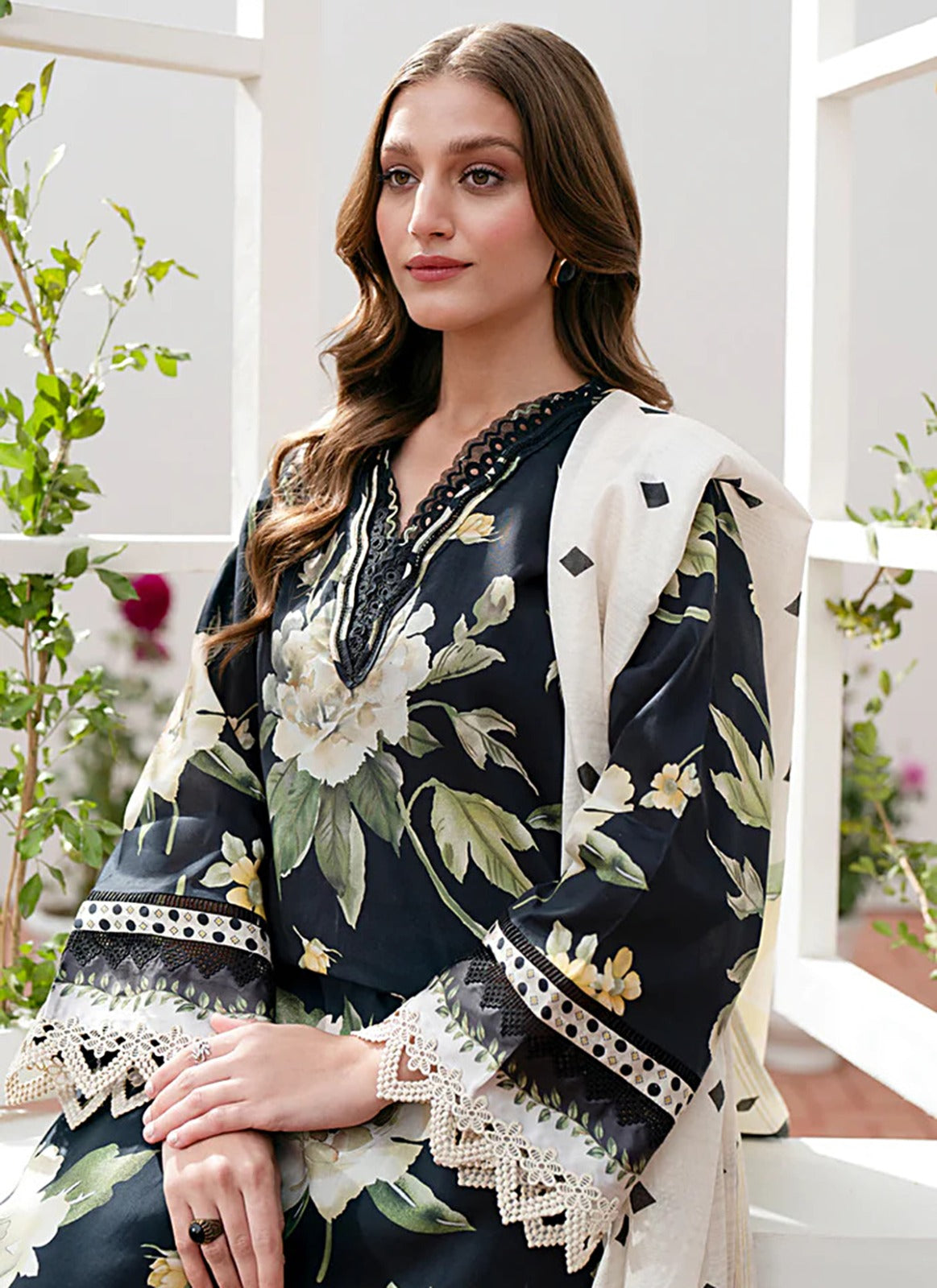 Baroque Linen Allover 3 Piece