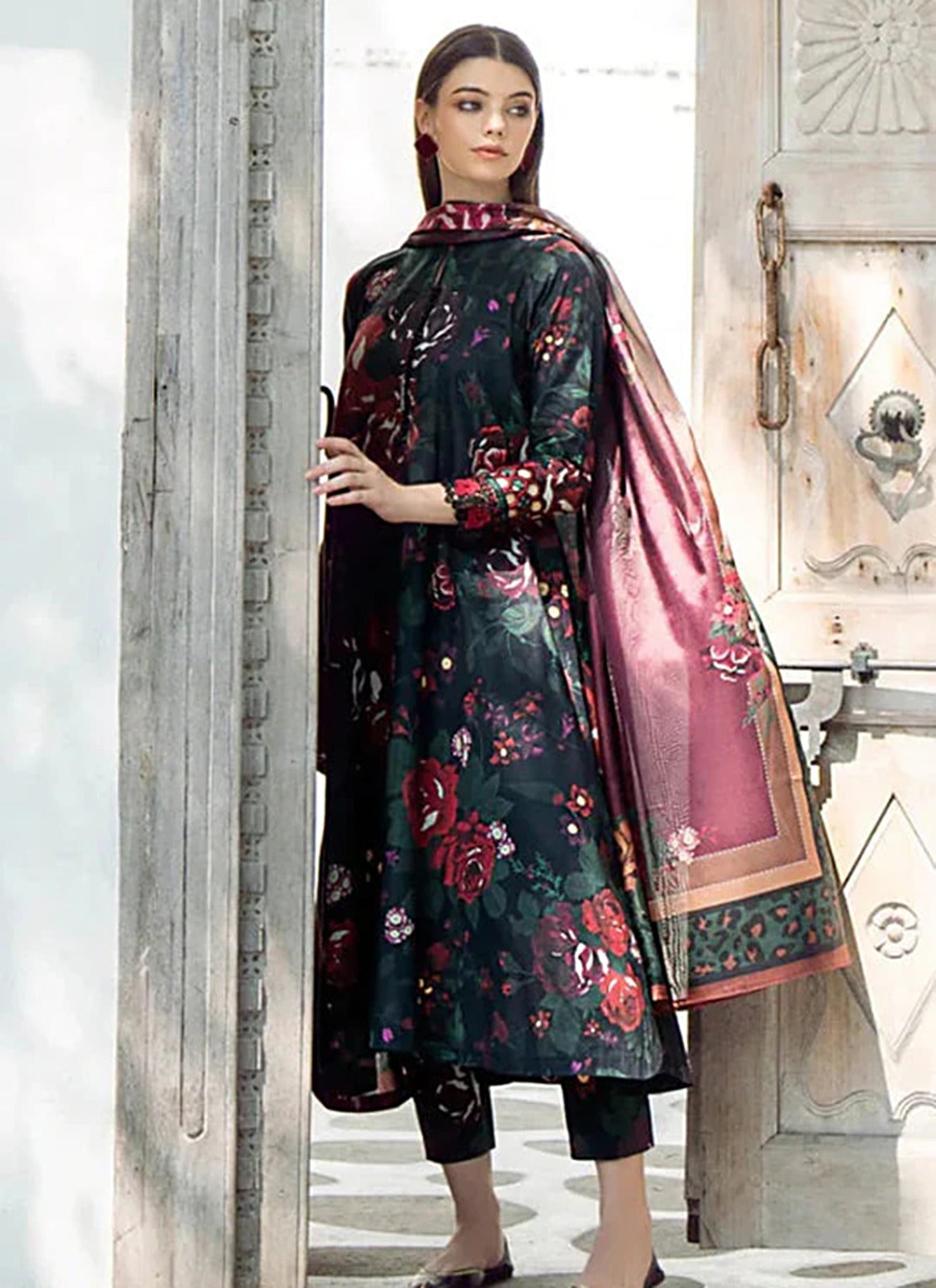 Baroque Linen Allover 3 Piece